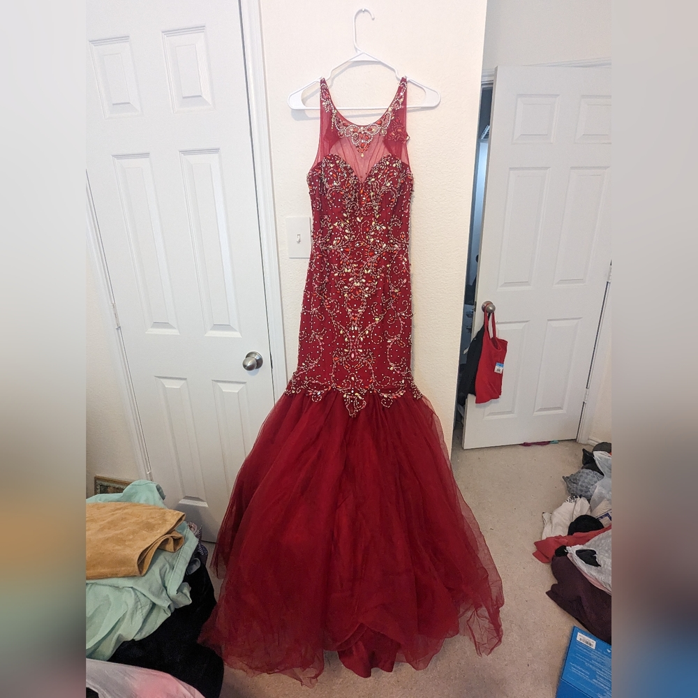 Beautiful Anny Lee burgundy dress.